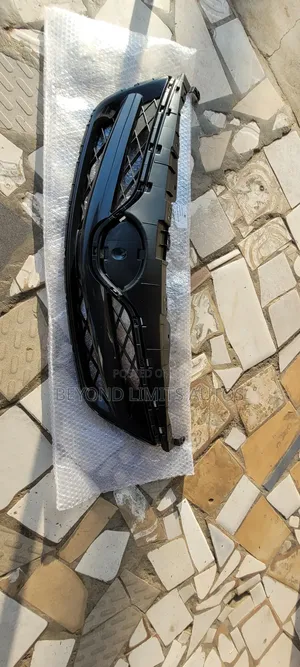 Toyota Corolla 2011,2012,2013 Top Grille / Top Shell