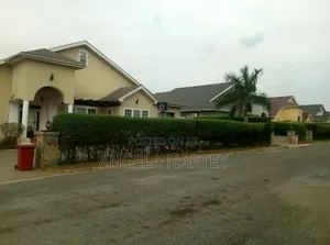 4bdrm House in Community 25 Tema for sale