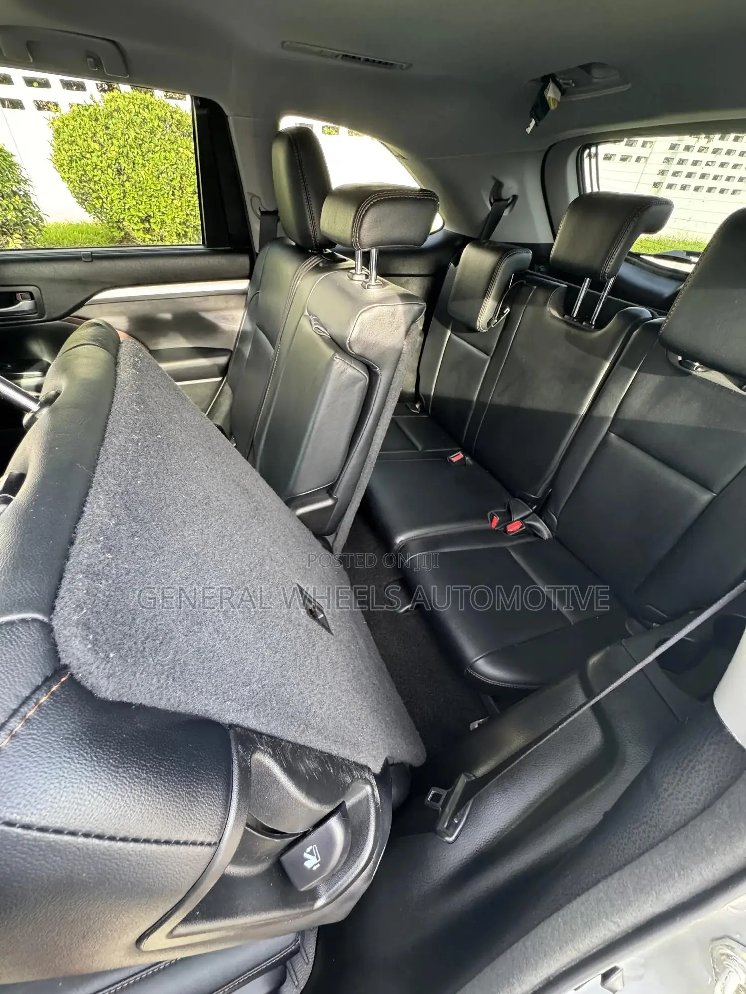 Toyota Highlander XLE 4x4 V6 (3.5L 6cyl 8A) 2018 Silver