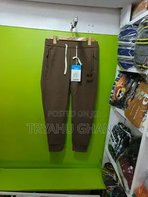 Every Day Louis Vuitton Joggers/Shop Now At Tryahu, Size 33