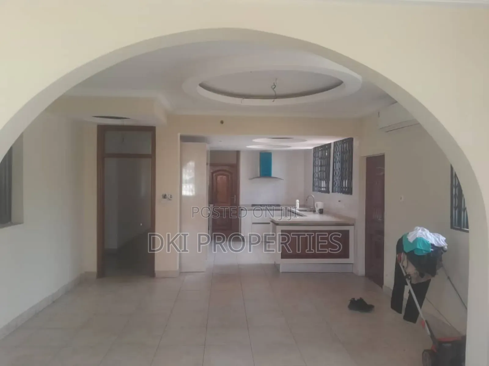 8bdrm House in Dki Properties, Community 25 for sale