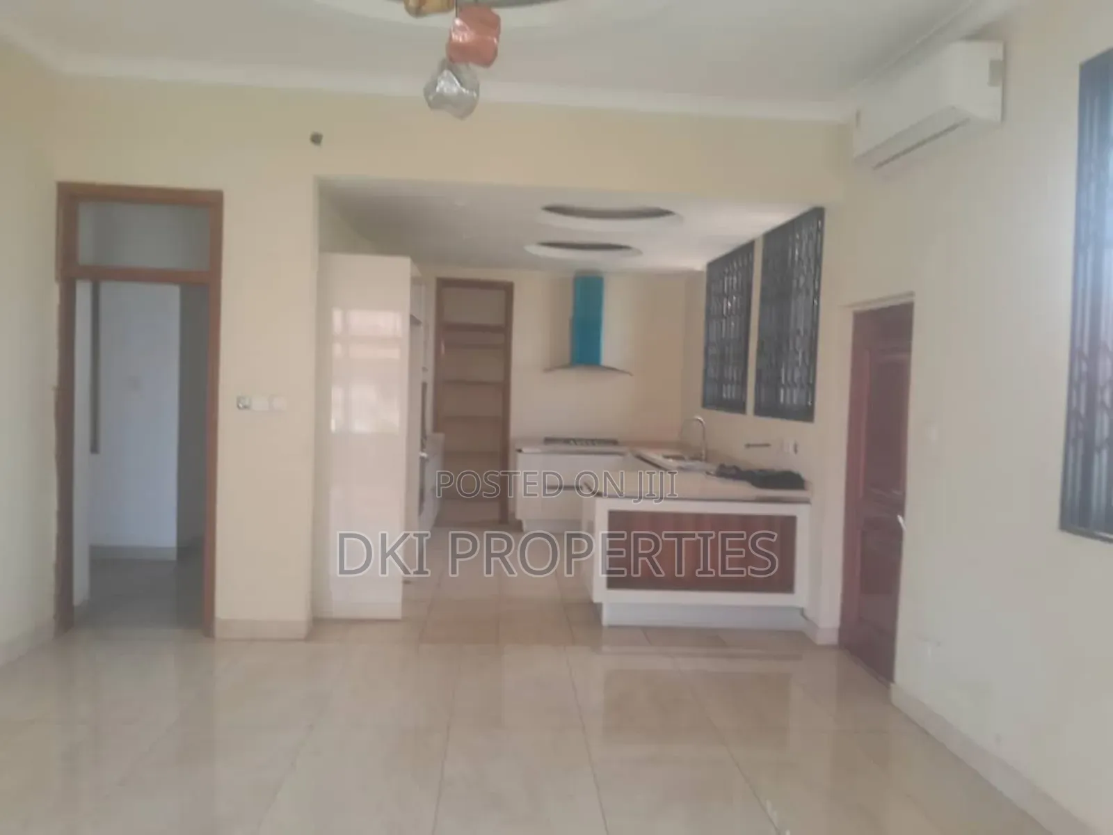 8bdrm House in Dki Properties, Community 25 for sale
