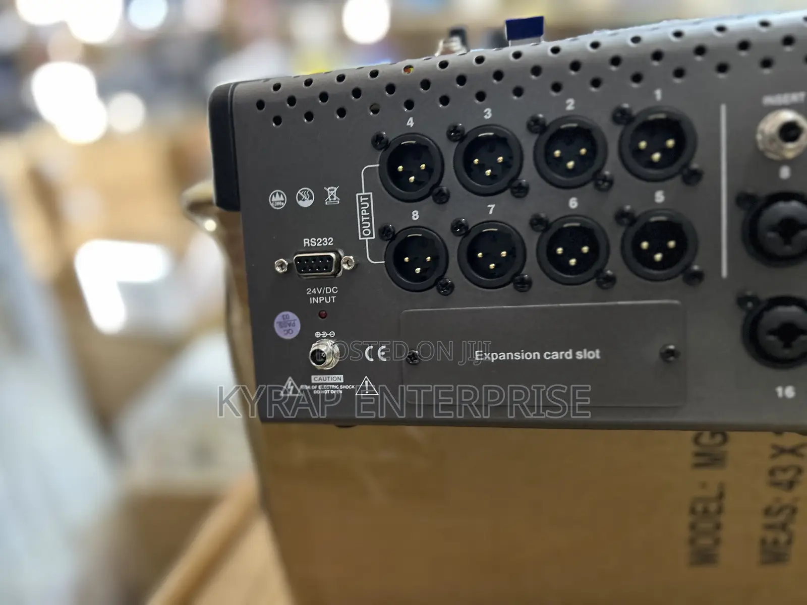 Mackie L20.8 Digital Mixer
