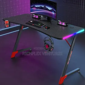 1.4meter Miuz Ergonomic RGB Computer