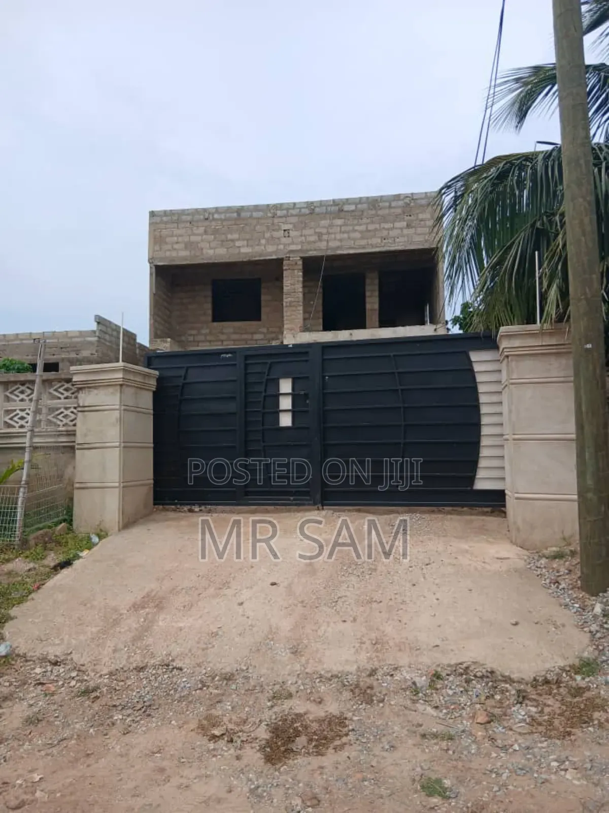 4bdrm House in Red-Top, West Hills Mall Area for sale