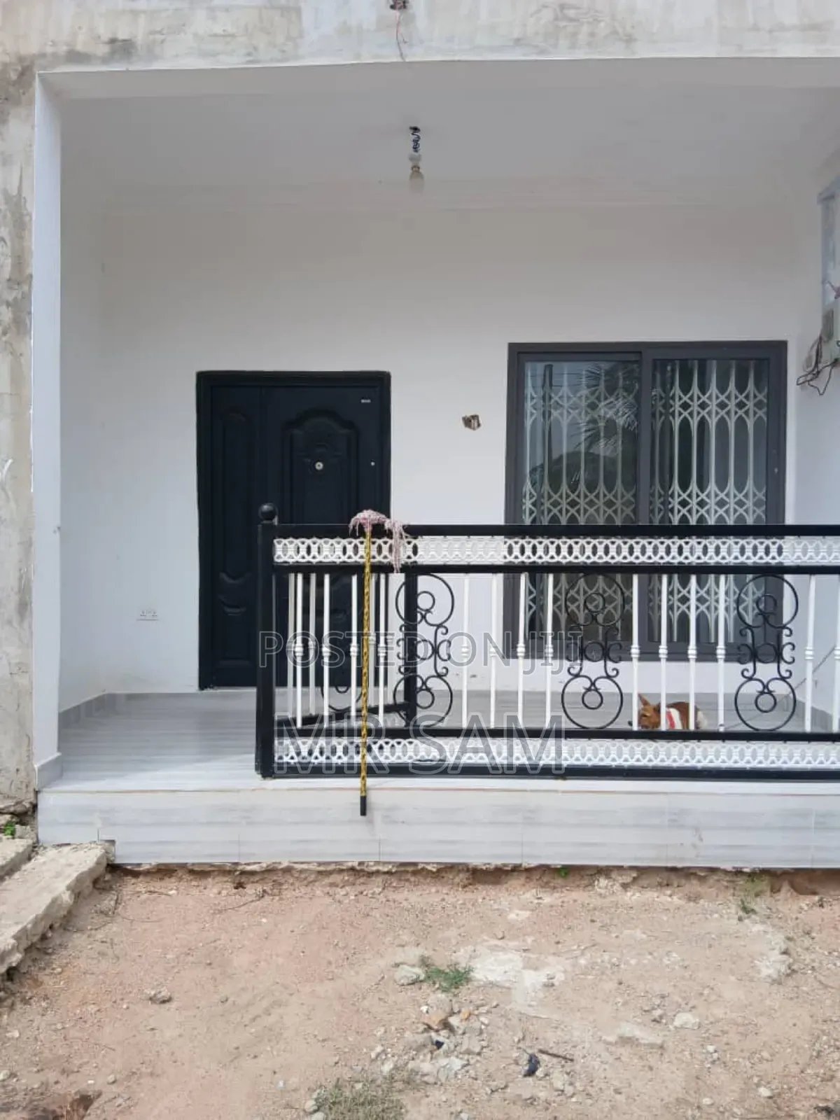 4bdrm House in Red-Top, West Hills Mall Area for sale