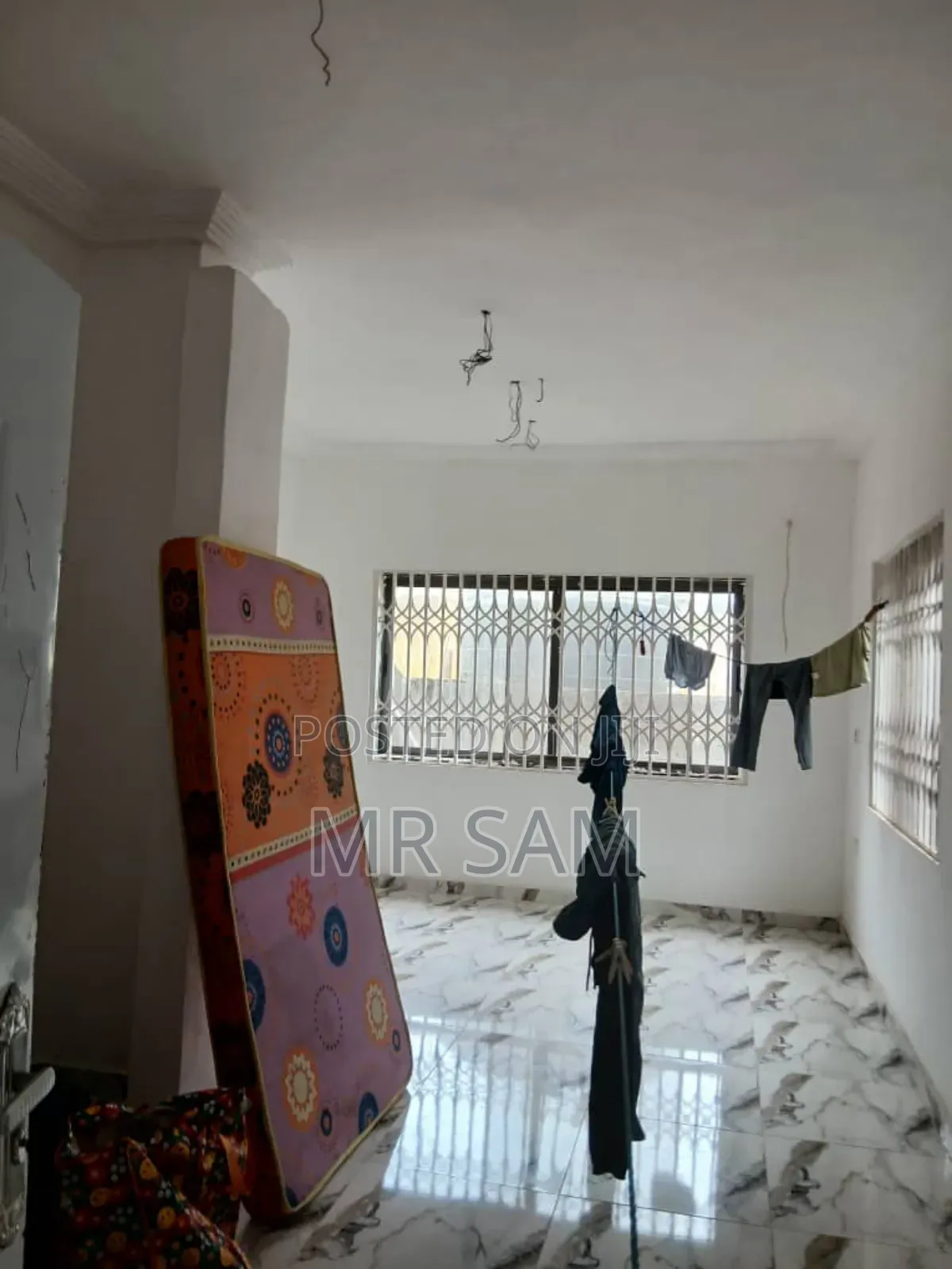 4bdrm House in Red-Top, West Hills Mall Area for sale