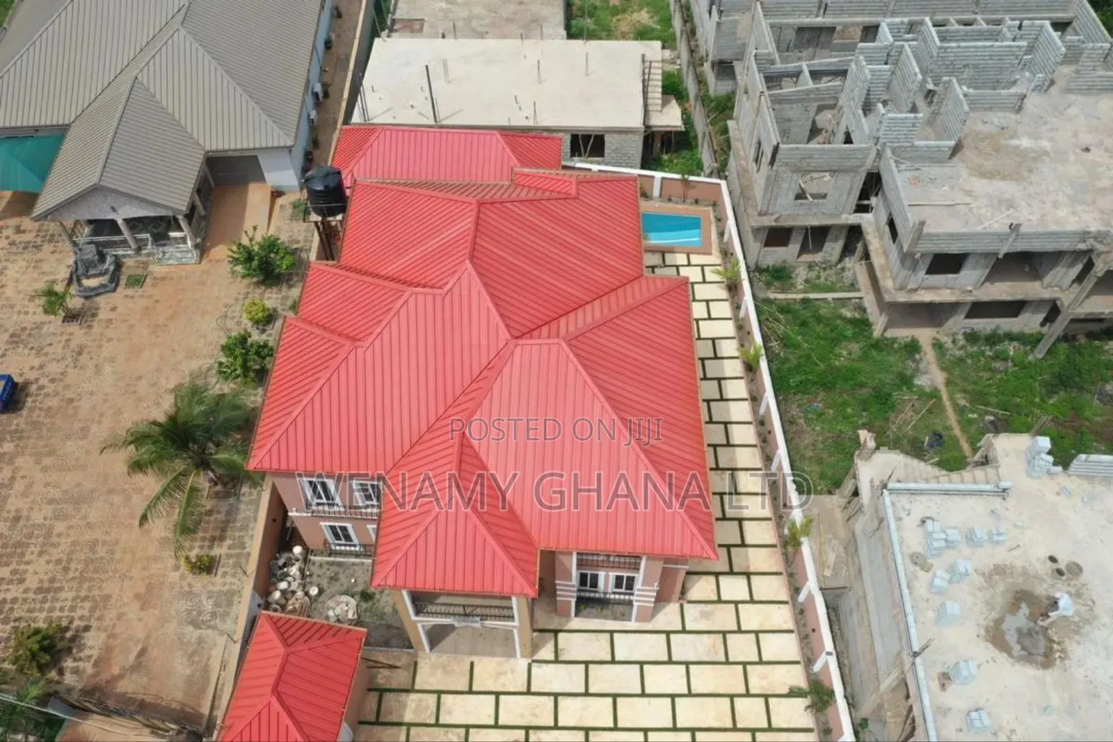 5bdrm House in Community 25, Tema Metropolitan for sale