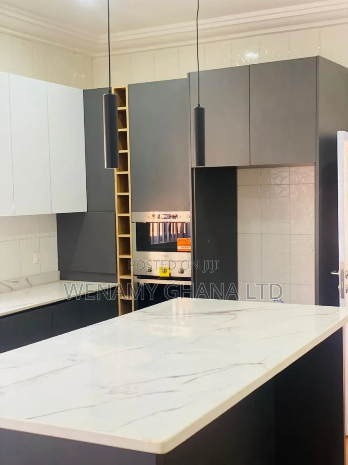 5bdrm House in Community 25, Tema Metropolitan for sale