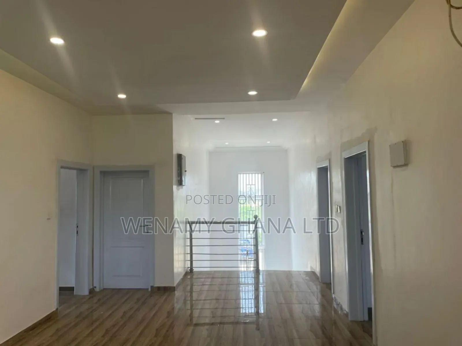 5bdrm House in Community 25, Tema Metropolitan for sale