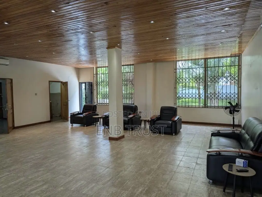 8 Bedrms on 1 Acre of Land Rent at Cantonments