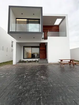 5bdrm House in East Legon Hills for sale