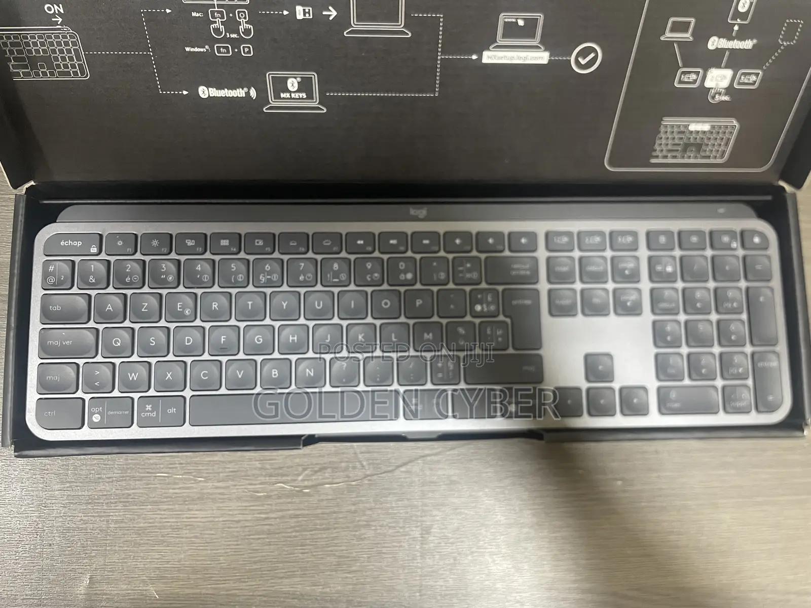 Logitech Mx Keys (French) + Palm Rest