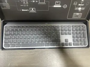 Logitech Mx Keys (French) + Palm Rest
