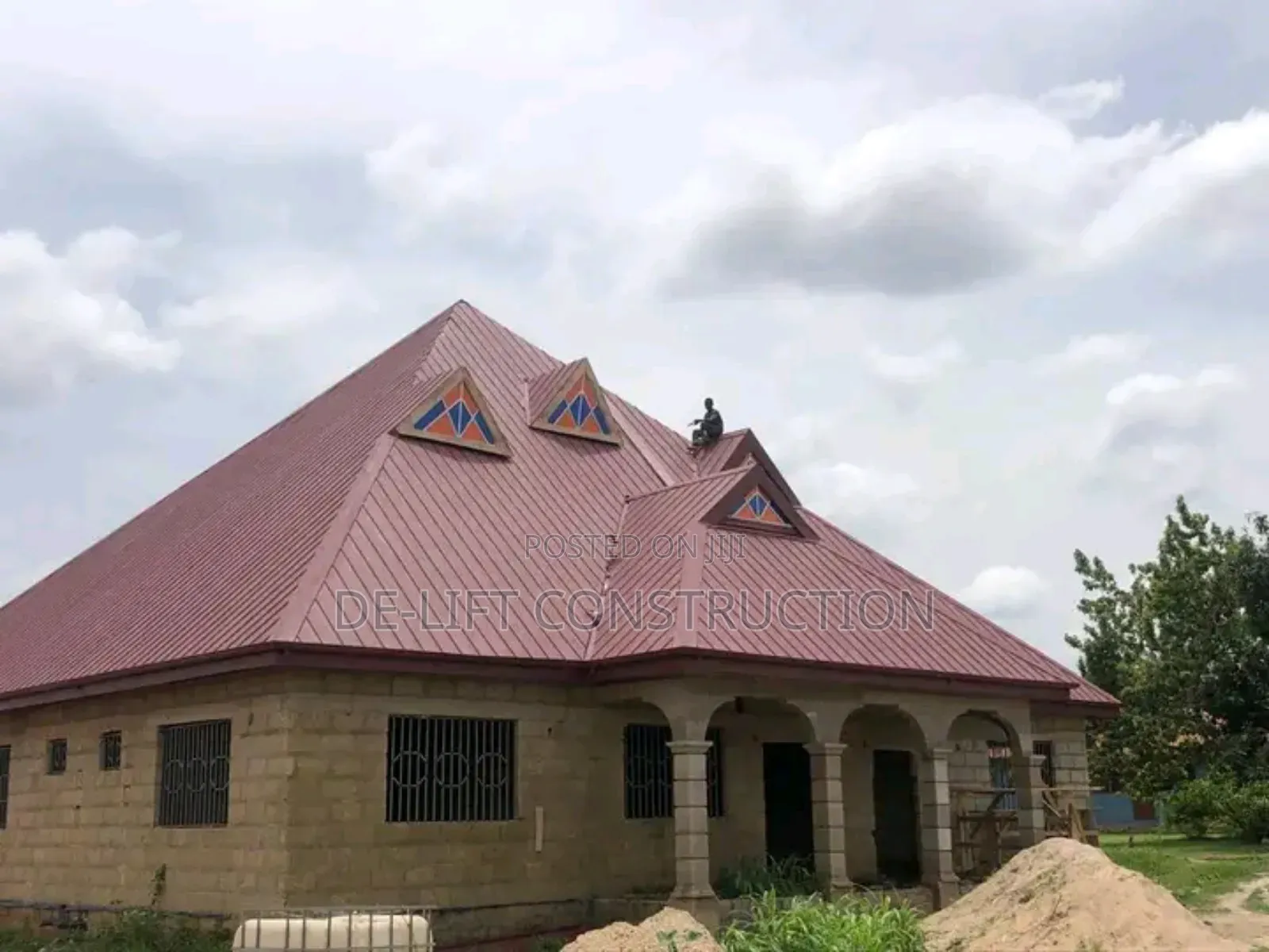 Are You Looking for a Professional Roofing Carpenter?