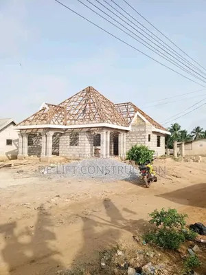 Are You Looking for a Professional Roofing Carpenter?