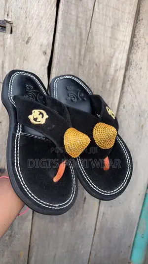 Black Suede Okatakyie Chawchaw/ Ahenema