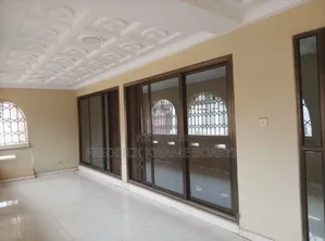 6bdrm House in Brother K Estate, Kumasi Metropolitan for sale
