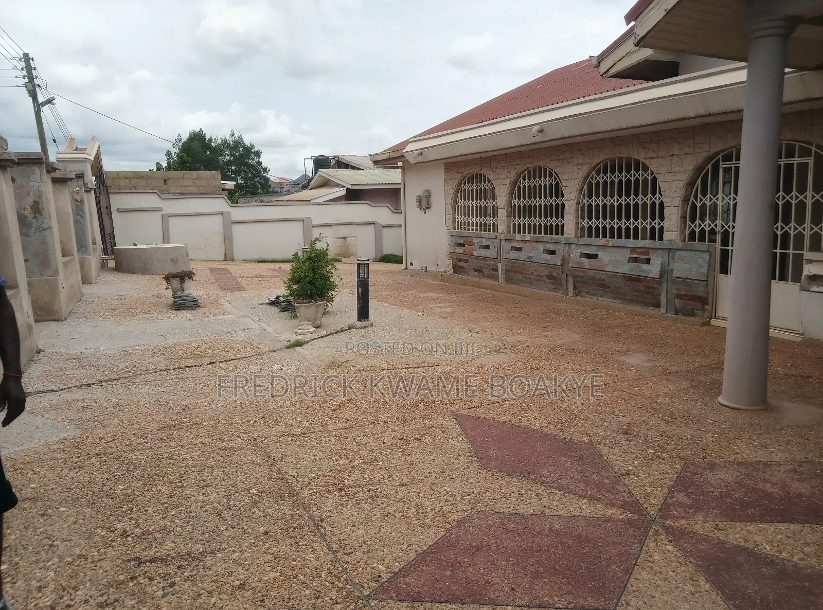 6bdrm House in Brother K Estate, Kumasi Metropolitan for sale