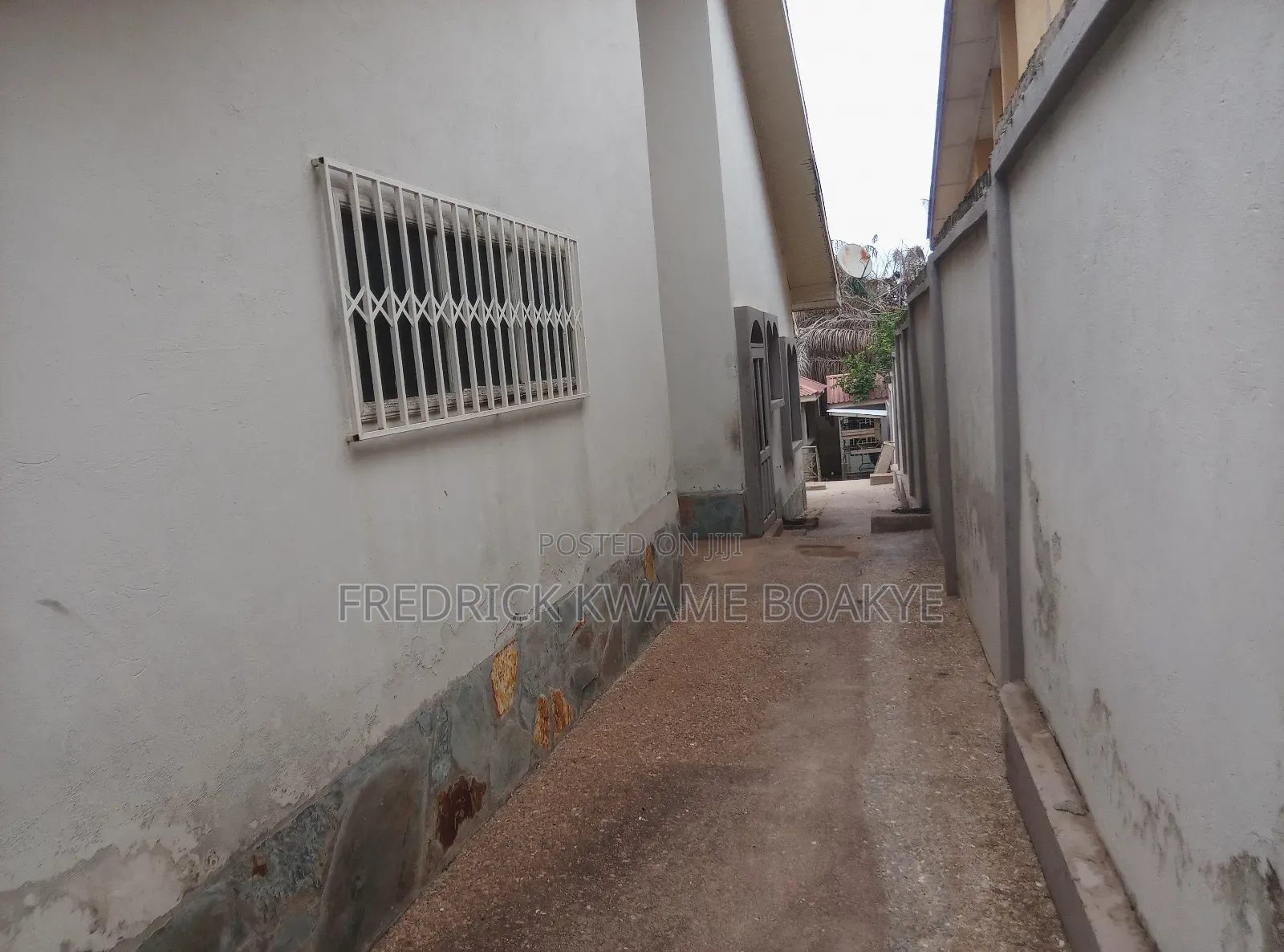 6bdrm House in Brother K Estate, Kumasi Metropolitan for sale
