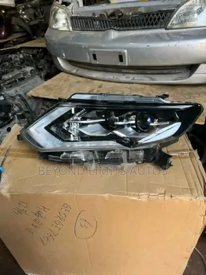 Nissan Rogue/X-Trail 2017,2018,2019,2020 Headlight/Headlamp