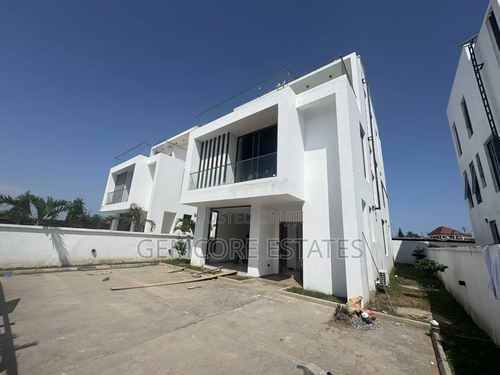 4bdrm House in , Adjiriganor for sale