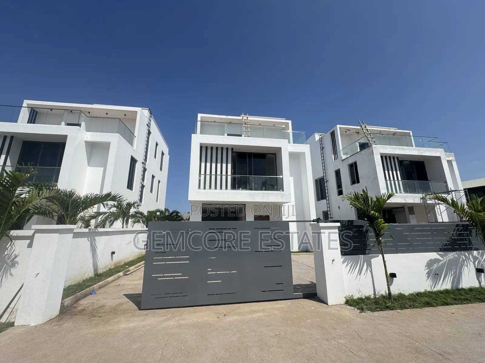 4bdrm House in , Adjiriganor for sale