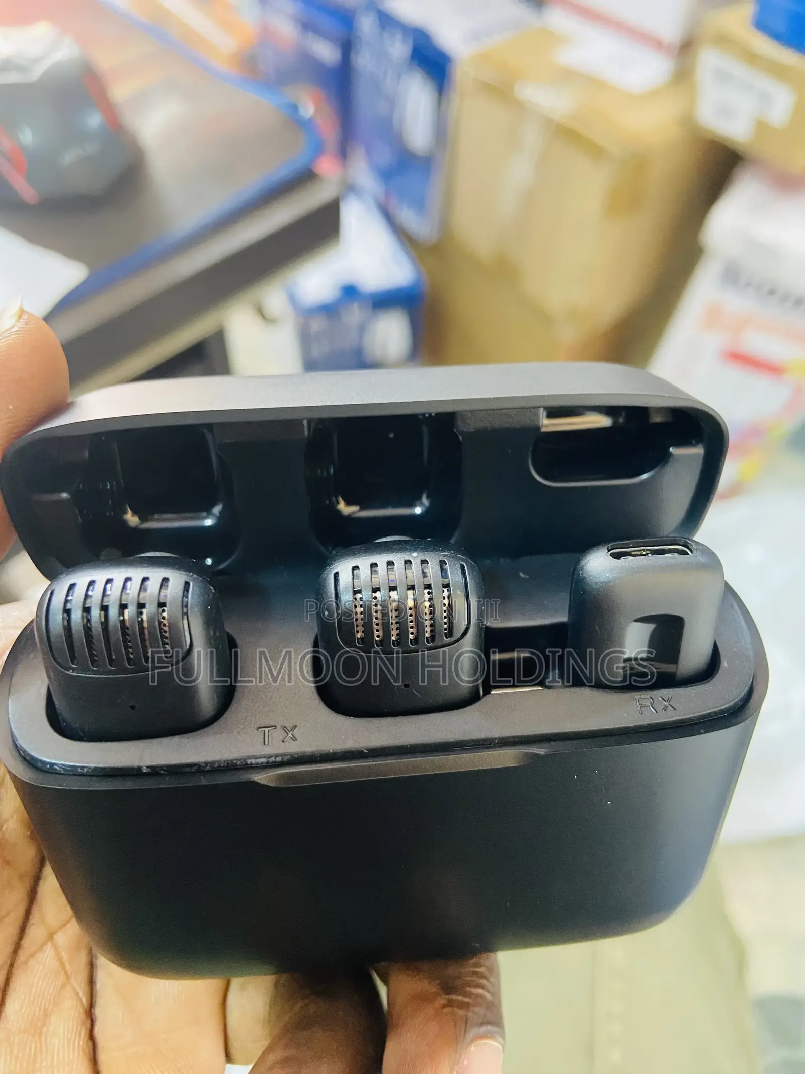 Type C Wireless Lavalier Microphone With Charging Case