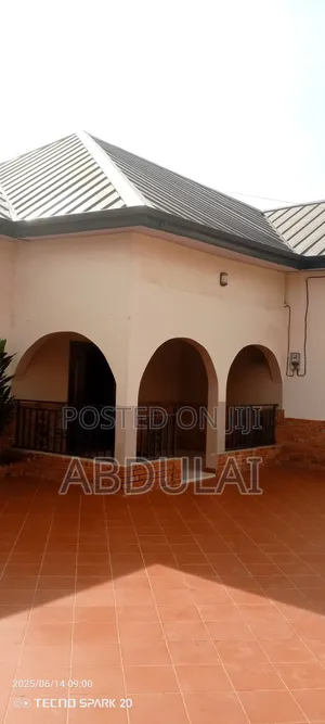 4 Bedroom Self Compound Paraku Estate