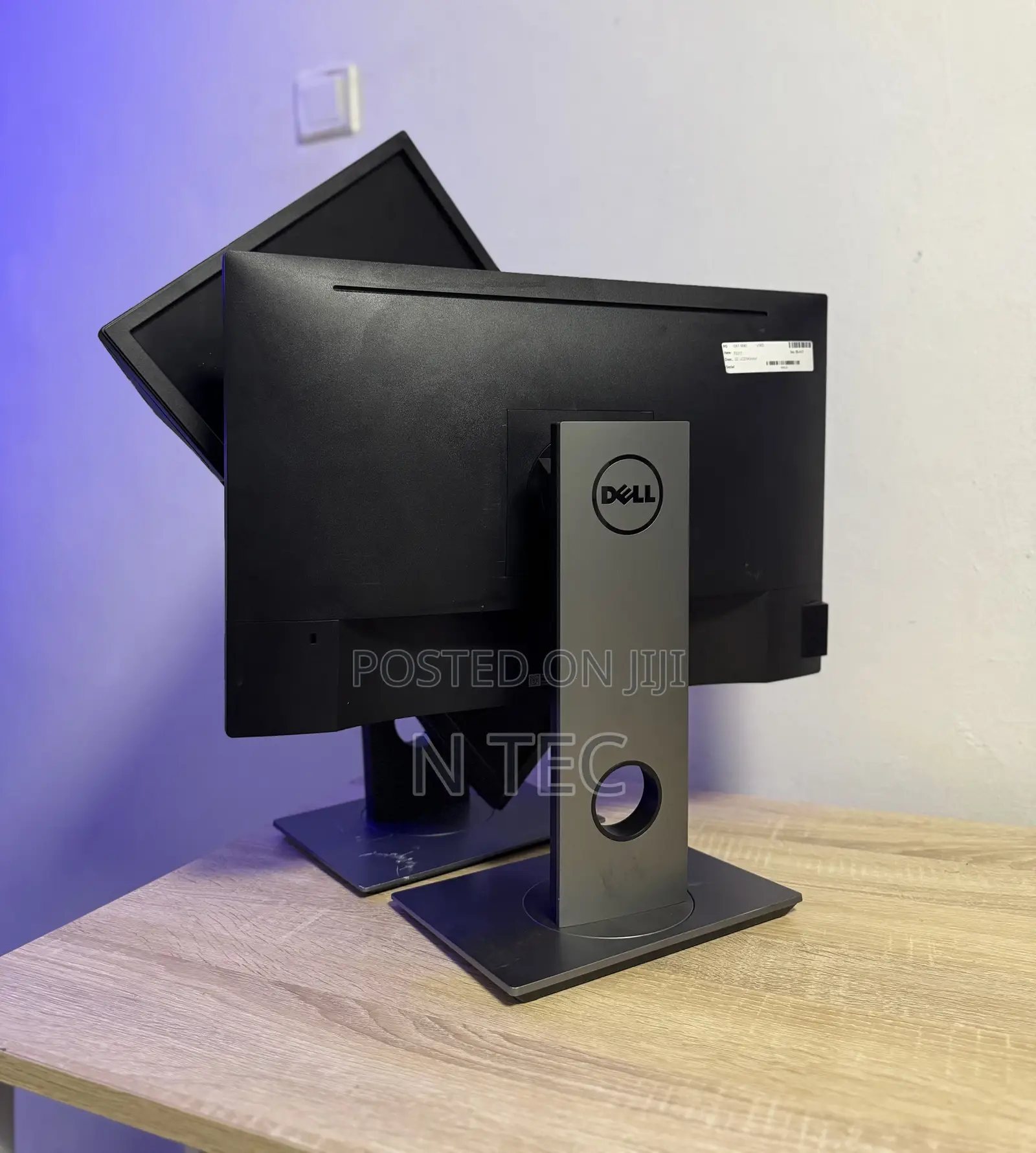 22 Inches Dell Monitor