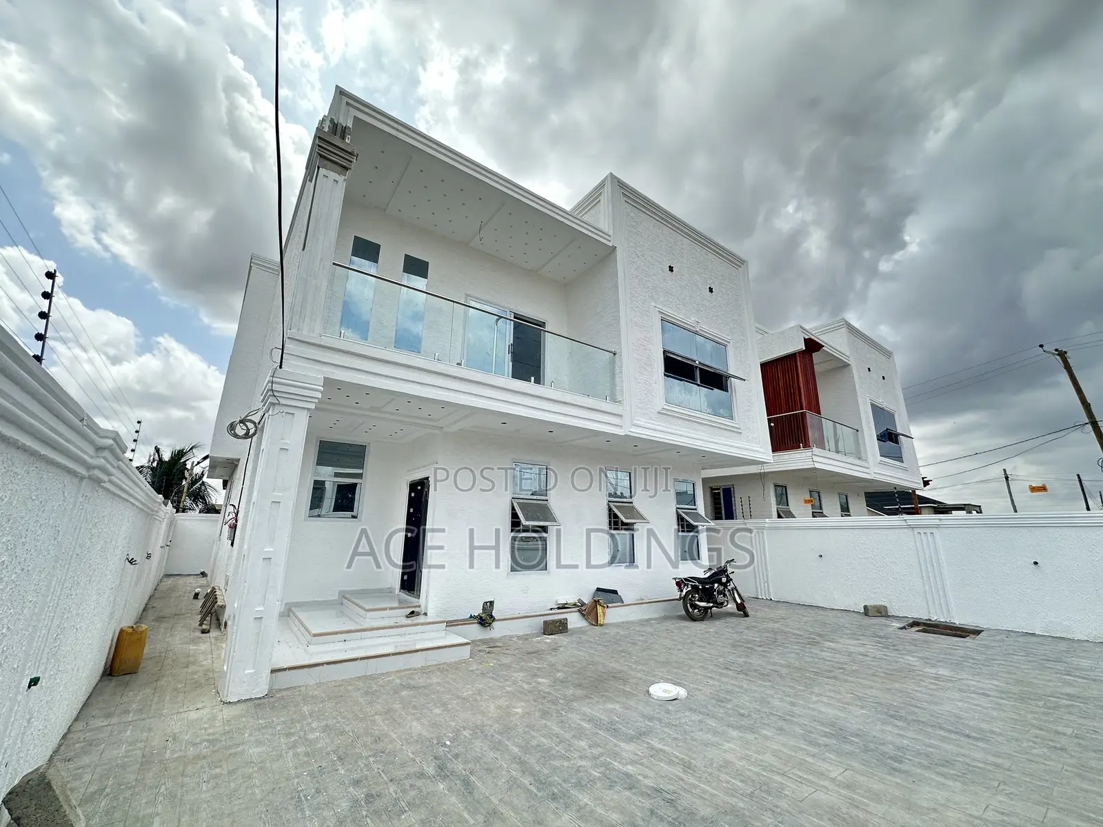 4bdrm House in Little Roses, Ashaley Botwe for sale