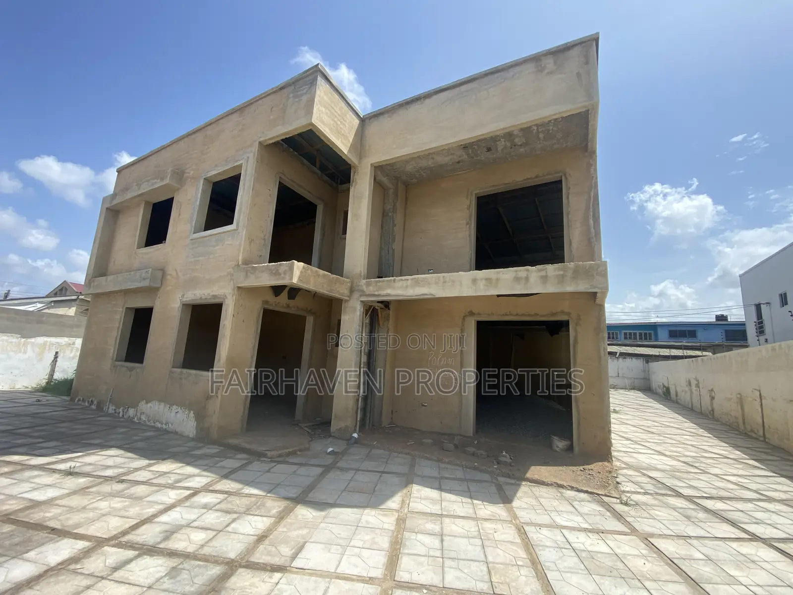 2bdrm Apartment in Nyaniba Estate, Osu for sale