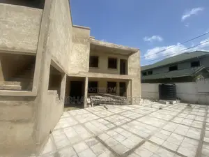 2bdrm Apartment in Nyaniba Estate, Osu for sale