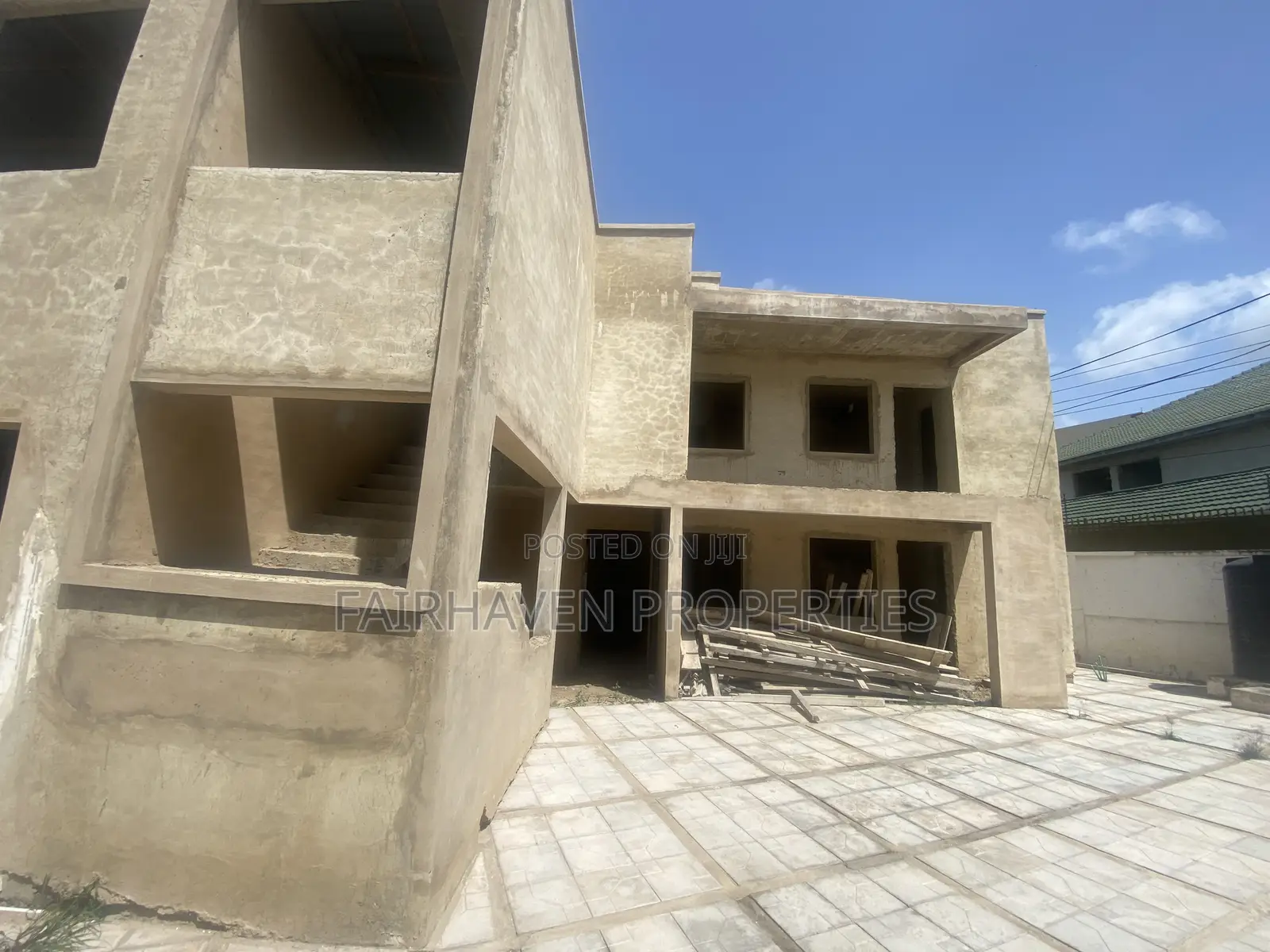2bdrm Apartment in Nyaniba Estate, Osu for sale