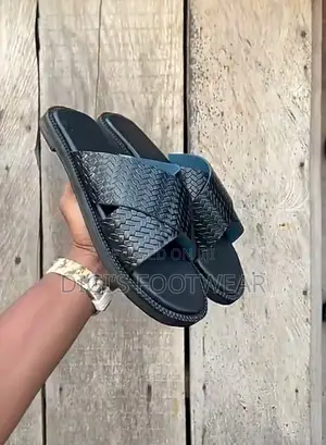Black Crossed K3t3 Leather Design Slippers