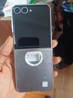Samsung Galaxy Z Flip6 256 GB Gray