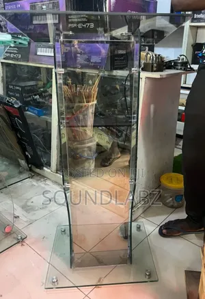Faint Black Glass Pulpit
