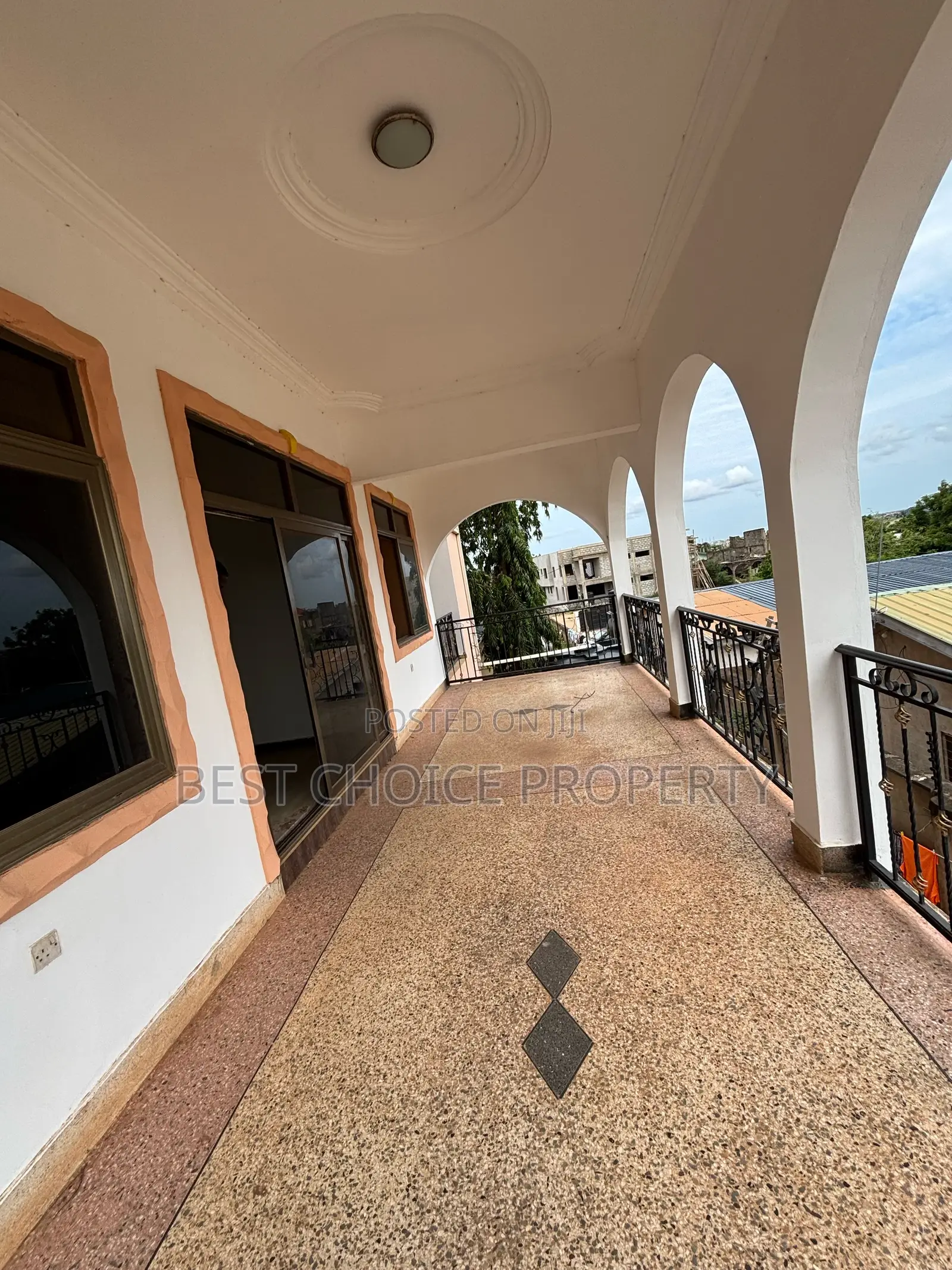 4bdrm Apartment in Adenta Ashiyie for rent