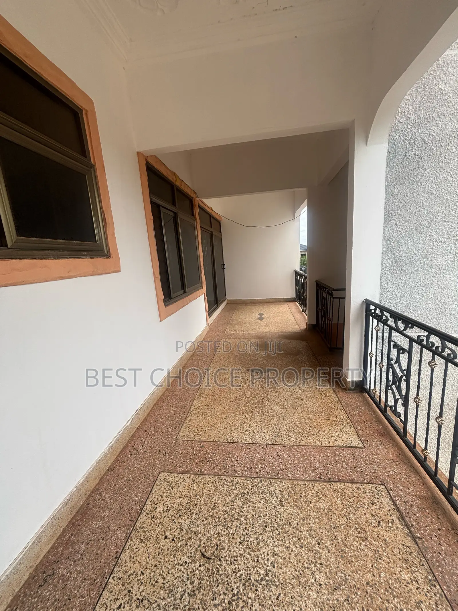 4bdrm Apartment in Adenta Ashiyie for rent