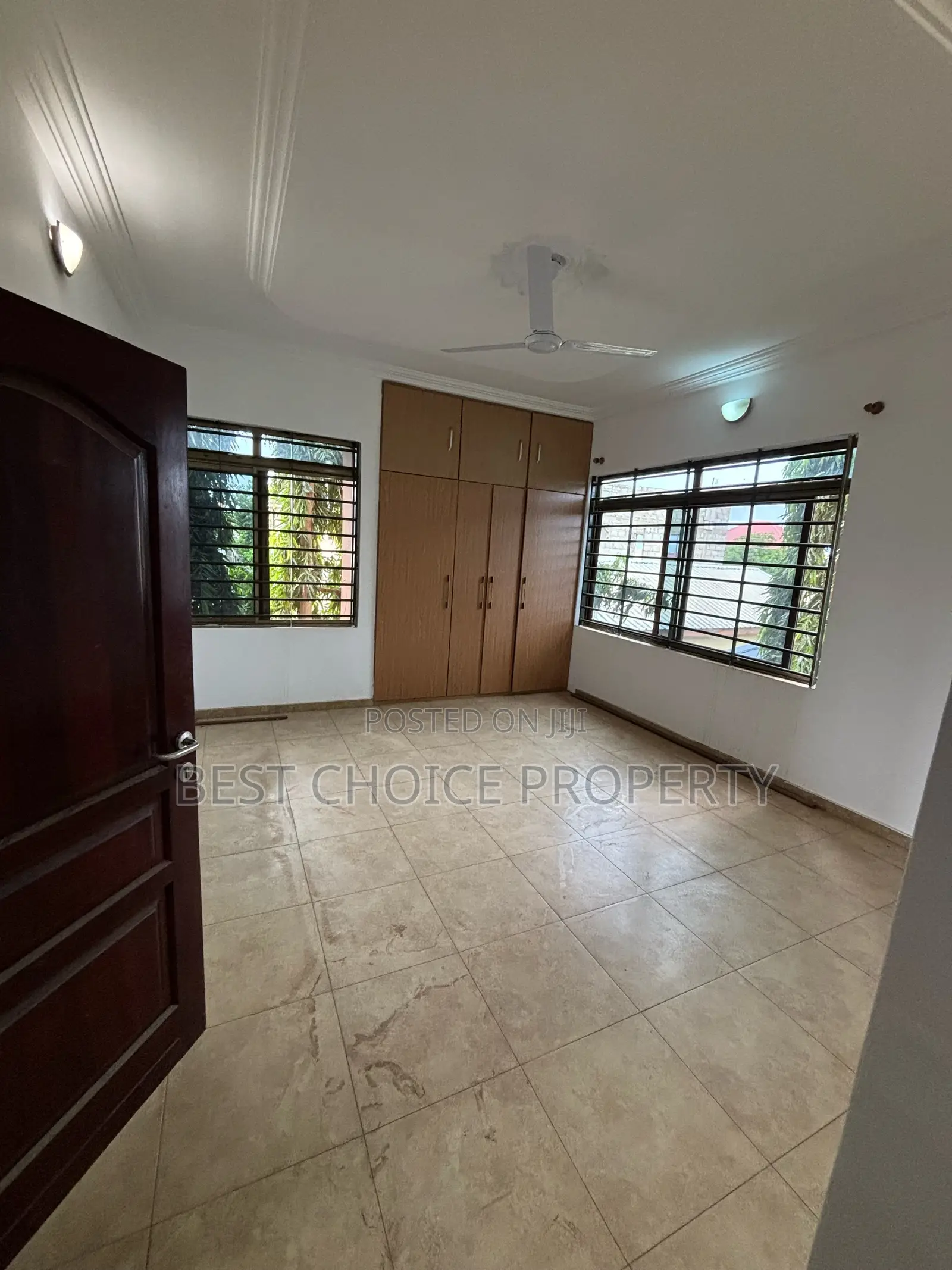 4bdrm Apartment in Adenta Ashiyie for rent