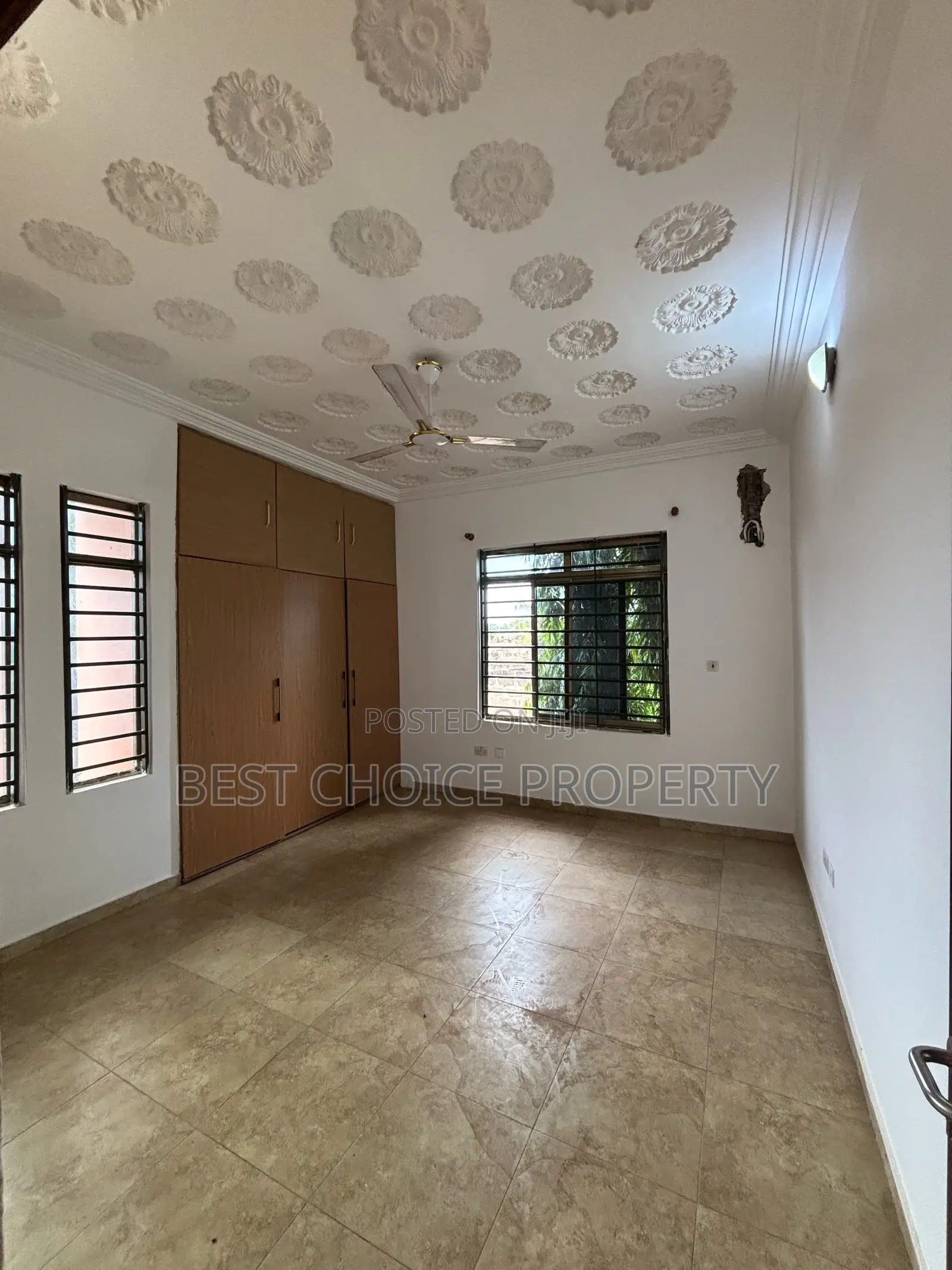 4bdrm Apartment in Adenta Ashiyie for rent