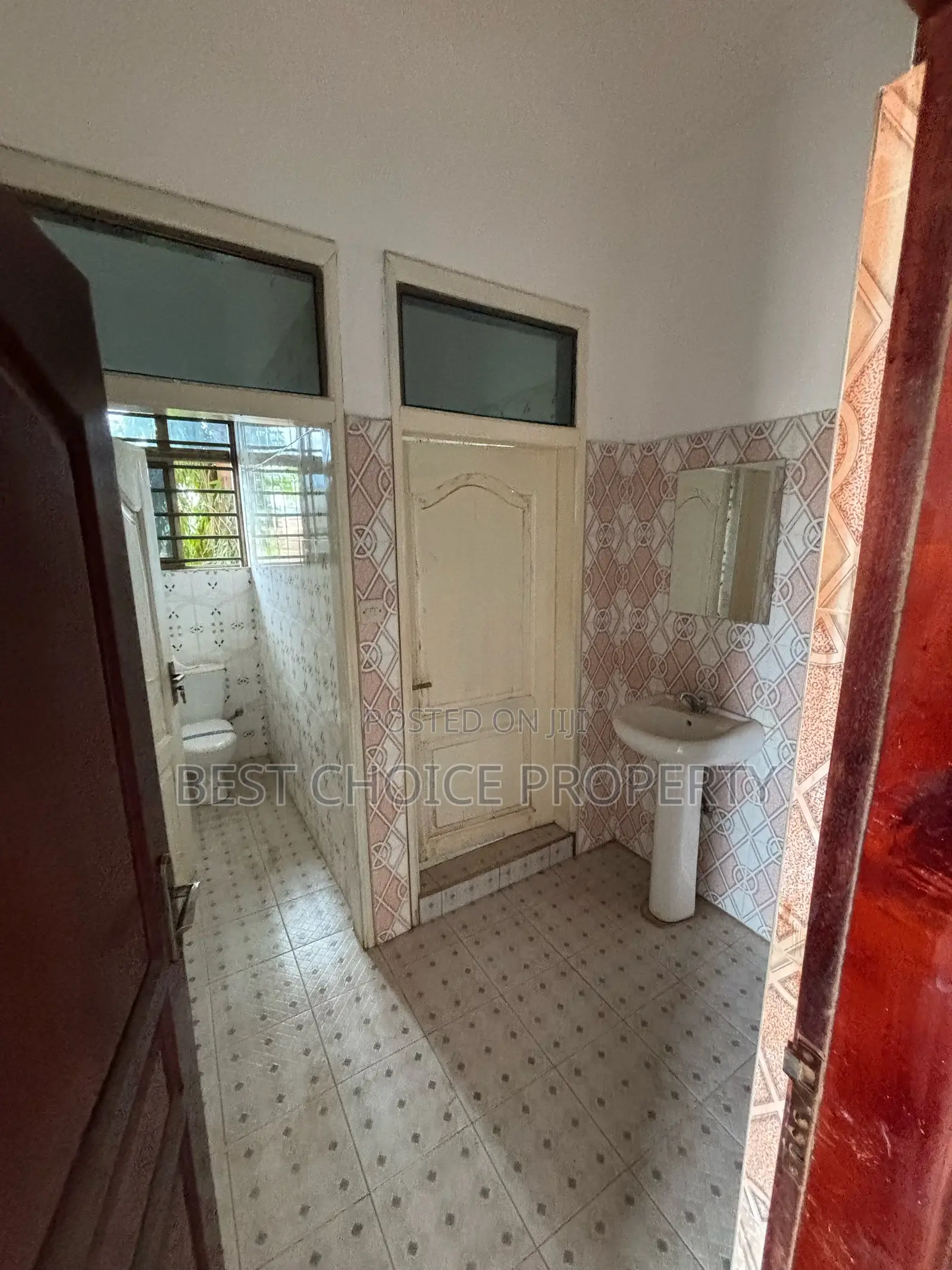 4bdrm Apartment in Adenta Ashiyie for rent