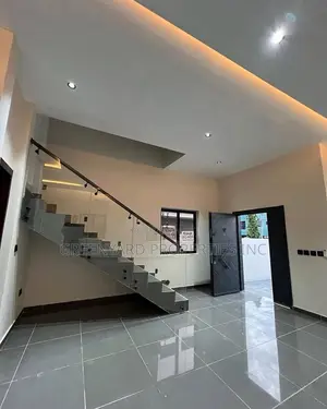 4bdrm House in Lakeside, Ashaley Botwe for sale