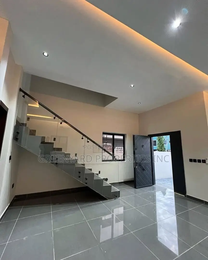 4bdrm House in Lakeside, Ashaley Botwe for sale