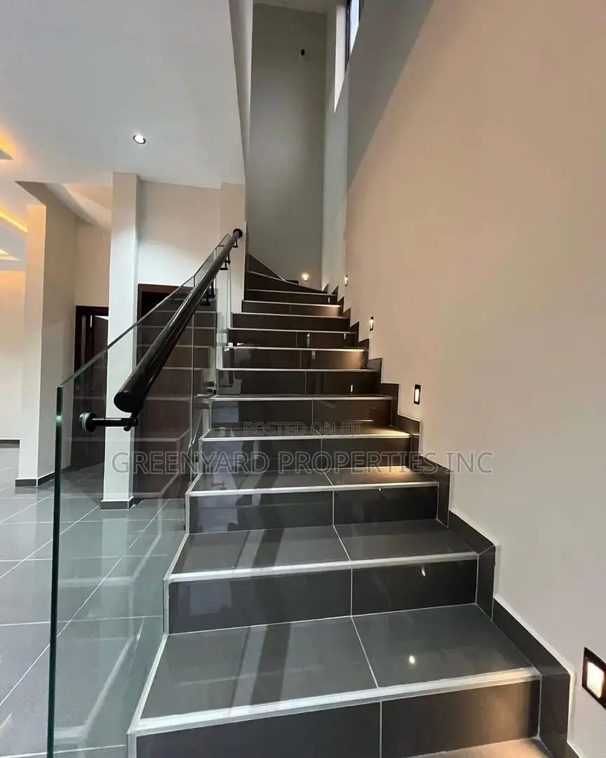 4bdrm House in Lakeside, Ashaley Botwe for sale