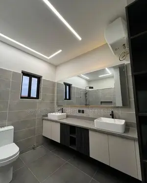 4bdrm House in Lakeside, Ashaley Botwe for sale