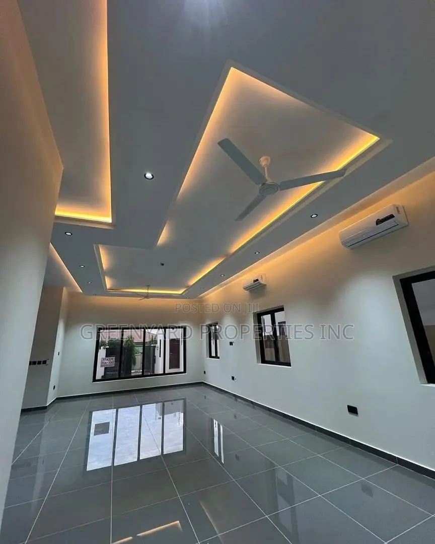 4bdrm House in Lakeside, Ashaley Botwe for sale