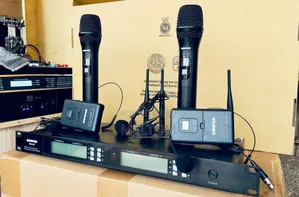 Shure Am-401 6in1 Wireless Handheld-lapel-&-head Microphone