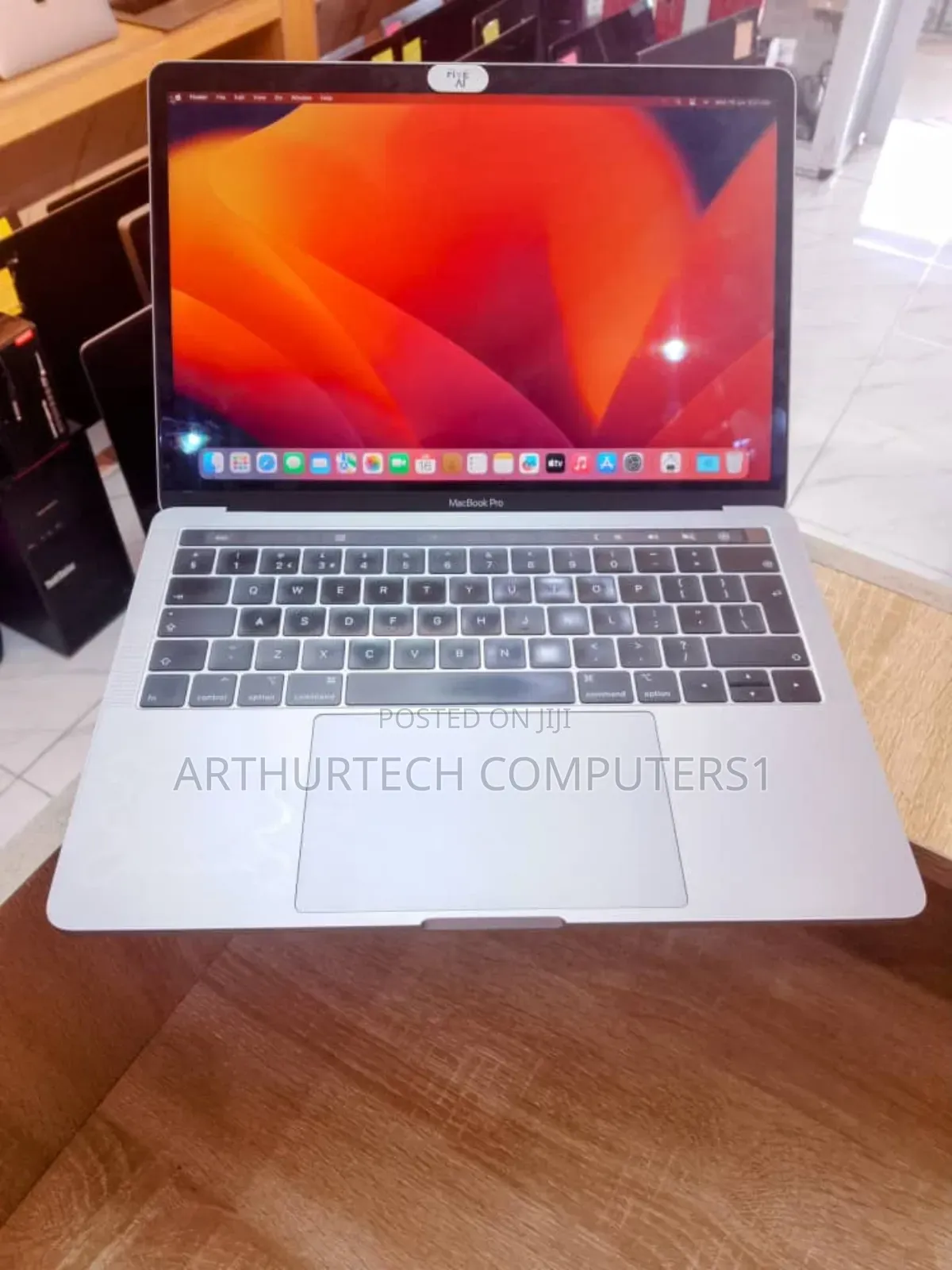 Laptop Apple MacBook Pro 2018 8GB Intel Core I5 SSD 1T