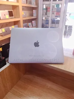 Laptop Apple MacBook Pro 2018 8GB Intel Core I5 SSD 1T